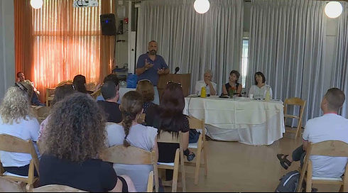 בתי הספר הדו-לשוניים מנסים לשמור על דו קיום