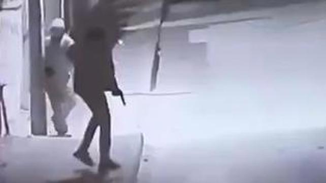 החשודים ברצח הכפול בקלנסווה נמלטים מהזירה
