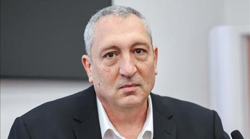הסתיימה עדות ניר חפץ:  "אבן ירדה מהלב, זה היה קשה כמו קריעת ים סוף"