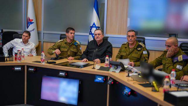 שר הביטחון ישראל כ"ץ והרמטכ"ל זמיר בהערכת מצב בקריה, 27.3.26