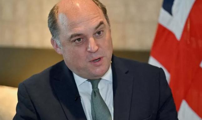 בן וואלאס שר ההגנה היוצא של בריטניה