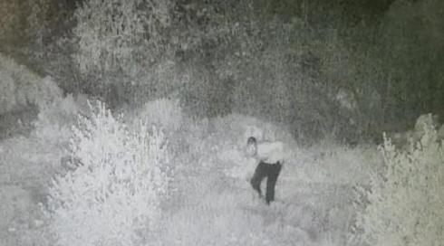 מתקדם בהליכה שפופה לעבר היישוב: תיעוד המחבל שניסה לחדור אתמול לקדומים - וחוסל