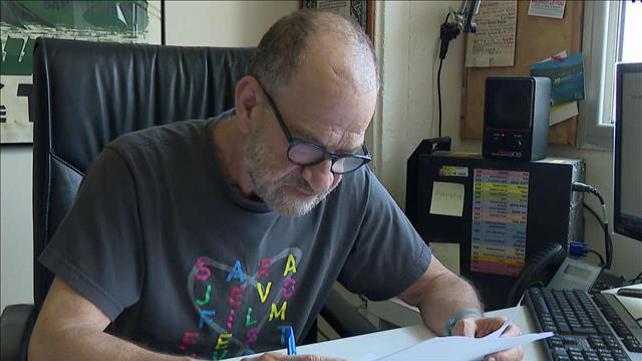 "עשו לי פייק ניוז": המנהל הפורש והמושמץ של סם"עשו לי פייק ניוז": המנהל הפורש והמושמץ של סם