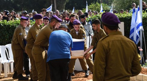 הלוחם שאיבד 11 מחבריו באסון הנמ"ר: "נשארתי החיים כדי להנציח אותם"