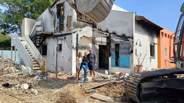 הרס הבית של פסי בקיבוץ בארי