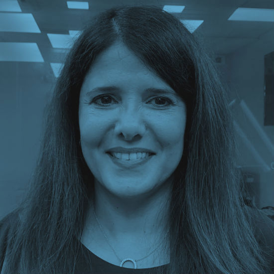 אורית קלופשטוק: "כתבתי כדי להושיט יד למטפלים, לזעוק את זעקת המטופלים ולפתוח צוהר לעולם שלנו"