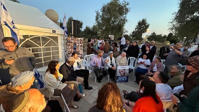 משפחות שכולות פתחו במאהל מחאה מול הכנסת