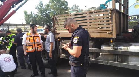 פועל נמחץ למוות ממחרטה שנפלה עליו במפעל בחיפה