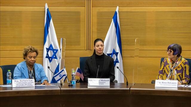 השרה מיכאלי עם חברי שדולת J street וחברי קונגרס דמוקרטים