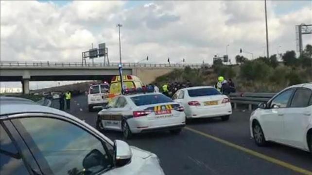 משטרה ואמבולנס בתאונת דרכים בכביש עוקף קריות, 11.01.20