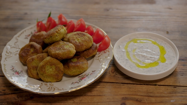 קציצות פרסה במטבל יוגורט