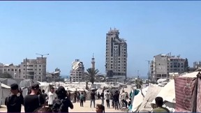 الخامسة