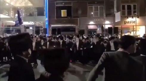 "לא ישללו מאיתנו את הזכות שיש לכל אמריקני": העימותים בקהילה החרדית בברוקלין