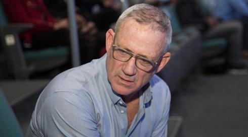 גנץ, יעלון ואשכנזי משוחחים ובוחנים חבירה אפשרית