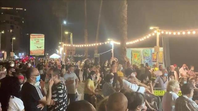 פסטיבל תיאטרון רחוב בבת ים ללא ריחוק חברתי 2020