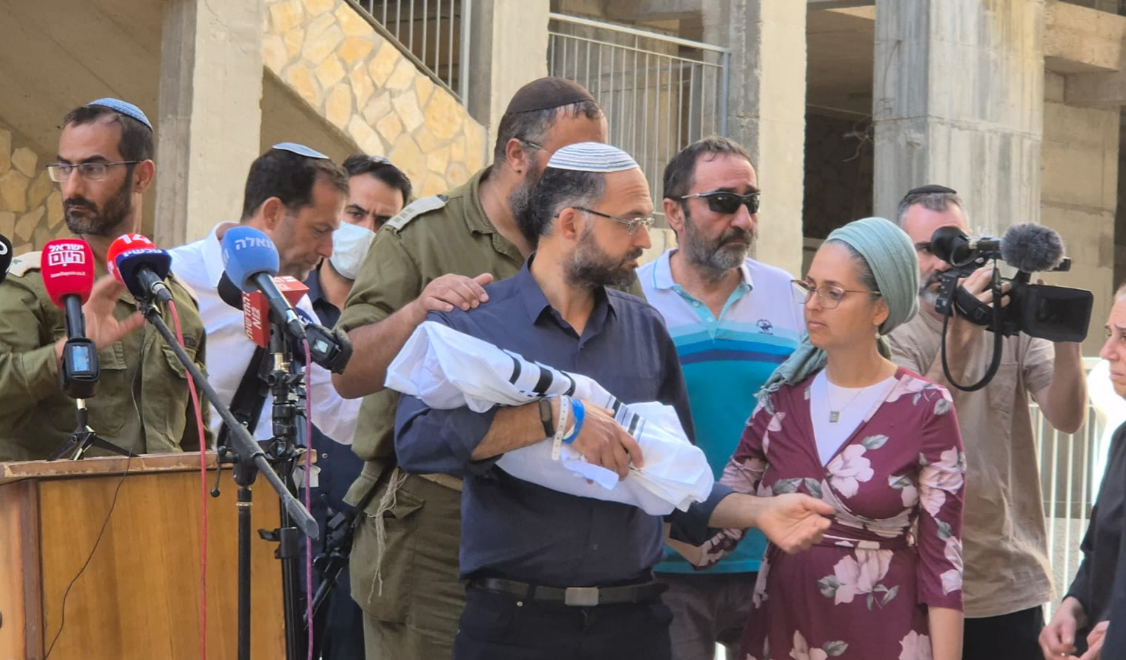הלווייתו של התינוק רביד חיים גז