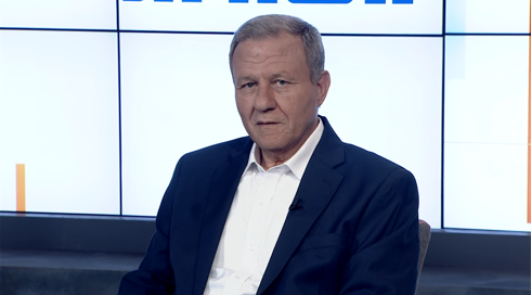 בין השורות: דמוקרטיה | מדינת רווחה וזכויות כלכליות | פרק 13