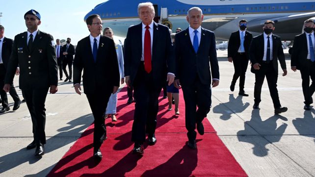 רה"מ נתניהו והנשיא הרצוג מקבלים את נשיא ארה"ב טראמפ בנתב"ג