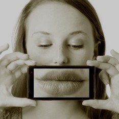 Sexting Square 500X500(1)