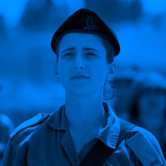 רק בשביל לקבל חיבוק