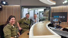מימין: בני טיטלבוים, ד"ר צוריאל ראשי ורב"ט שירה אמונה אמסלם
