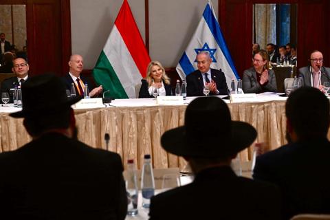 נתניהו, רעייתו ונציגי המשלחת הישראלית להונגריה