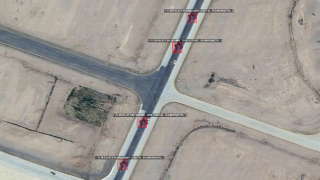 מטוסי F-22 על מסלול ההמראה בבסיס עובדה
