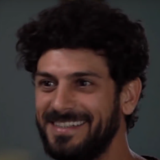 מחבר אביב אלוש