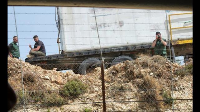 לוחמי חיזבאללה מתגרים בחיילי צה"ל בגבול לבנון