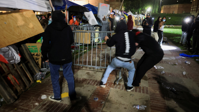 עימותים אלימים UCLA 01.05.2024