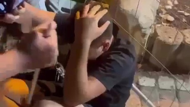 אלימות מכות נוער פתח תקווה תקיפה