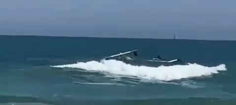 התרסקות מטוס קל מול החוף בבת ים