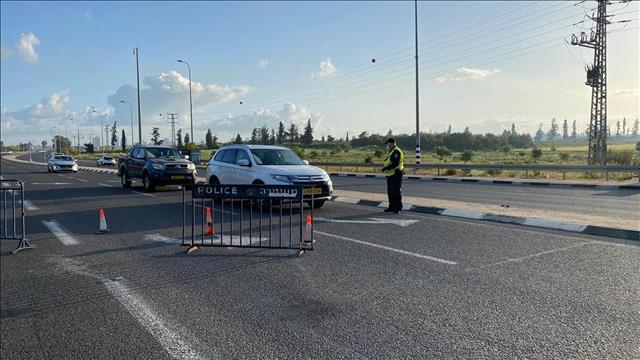 מחסום משטרה בכביש 4 הסגר 08.04.20, נגיף קורונה