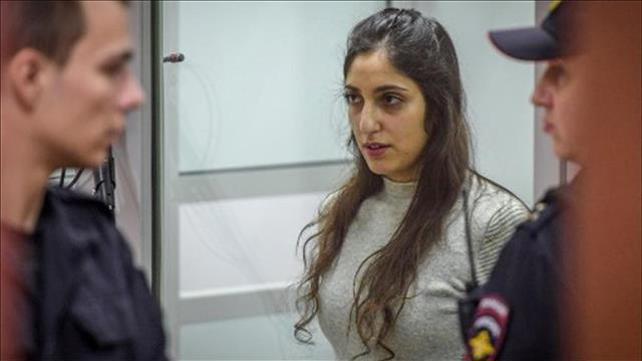 נעמה יששכר בדרכה לבית המשפט, דצמבר 2019