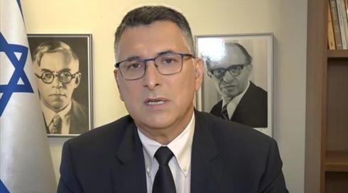 שר המשפטים סער בריאיון: "המגעים עם הליכוד – פייק ניוז"