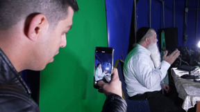 דור ה-Z מחפש תשובה: איך הפך הרב מבני ברק לכוכב טיקטוק?