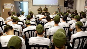 150 חרדים בדרך לגבעתי ולצנחנים: התוכנית שמצליחה במקום שבו צה"ל נכשל
