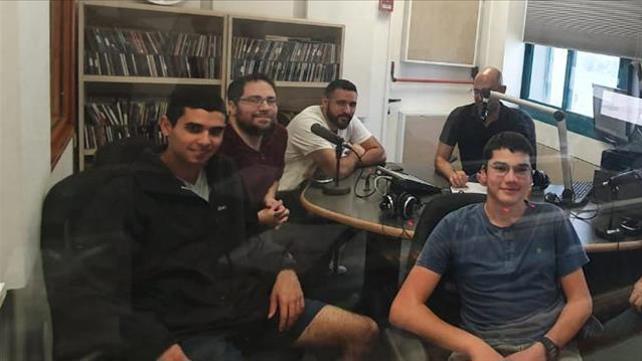 תלמידי שער הנגב, לקראת שיגור הלוויין מהודו