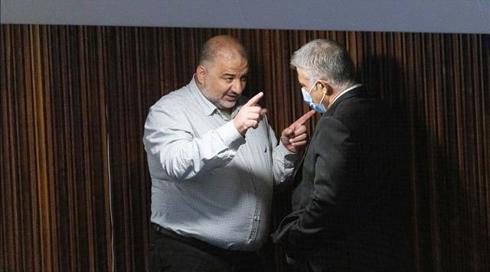 קריאות נגד עבאס בחברה הערבית, דחה הצעה לאבטחה