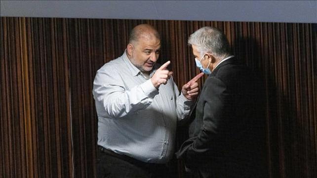 עבאס ולפיד במליאה