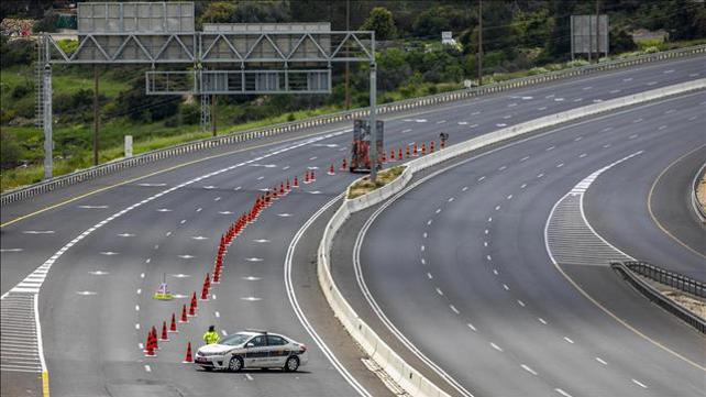 מחסום משטרה שהוצב בעוצר ליל הסדר בגלל הקורונה 09.04.20