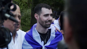החטופים חוזרים