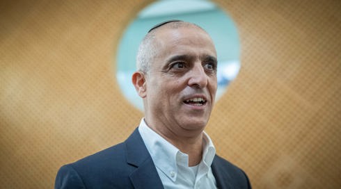 שופטי בג"ץ הקפיאו את פיטורי יו"ר הדואר