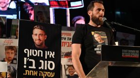 משה אור בהפגנה לשחרור החטופים