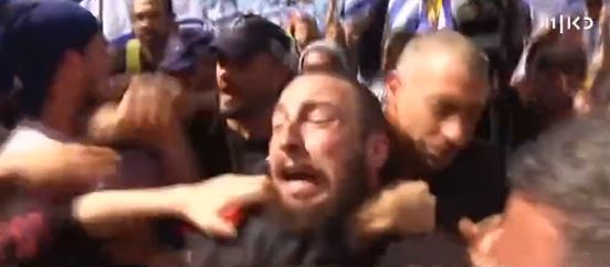 תיעוד האלימות נגד עומר גת