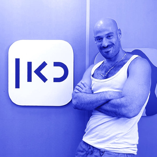 עוז זלוף - אמנות היא לא מותרות