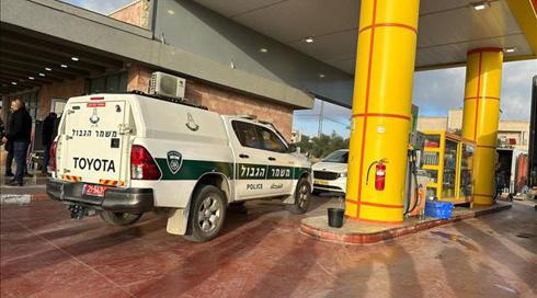 פשיטת ענק בדרום: בני המשפחה העסיקו שב"חים והפעילו תחנת דלק פיראטית