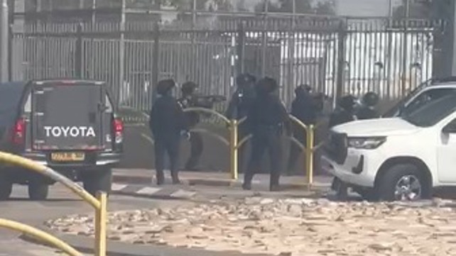 שוטרי המשמר הלאומי בפעילות משטרתית בתראבין