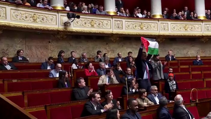 דגל פלסטין בפרלמנט הצרפתי
