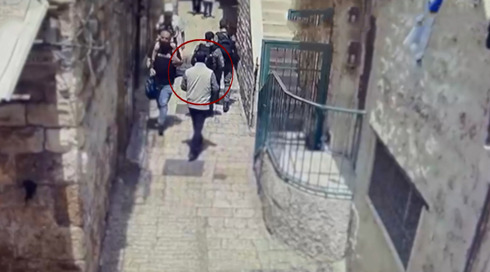 התנפל על שוטרי מג"ב - ונוטרל: תייר טורקי ביצע פיגוע דקירה בירושלים